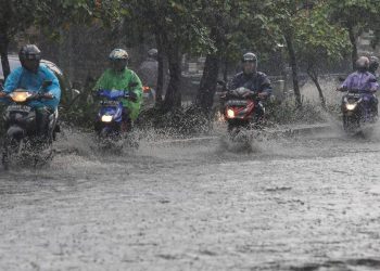 Prediksi Hujan Menyapu Mayoritas Wilayah RI Hari Ini Menurut BMKG