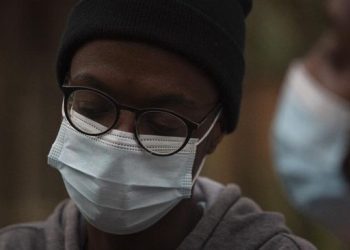 Virus COVID Varian Stratus Meningkat, Waspadai Gejala Serak dan Demam!