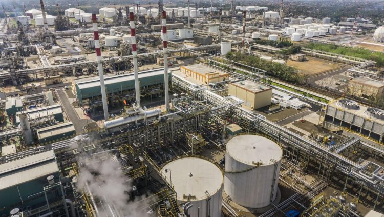 Sanksi Terbaru AS terhadap Iran Buat Harga Minyak Tetap Tinggi