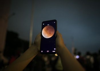Gerhana Bulan Total Malam Ini Bisa Disaksikan di Mana saja?
