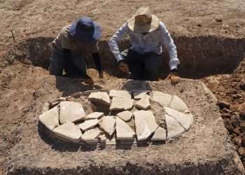 Makam Kuno 2000 Tahun Terungkap Karena Kekeringan