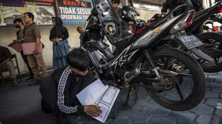 Prediksi Pajak Kendaraan Rp36 T Belum Dibayar Selama 2025 oleh Jasa Raharja