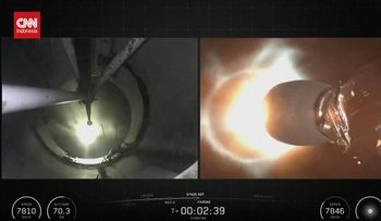 Detik-Detik Peluncuran Puluhan Satelit ke Orbit oleh SpaceX