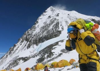 500 Pendaki Terkepung di Gunung Everest oleh Cuaca Sangat Ekstrem