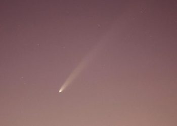 Dua Komet Melintasi Bumi Bulan Ini dan Cara Melihatnya