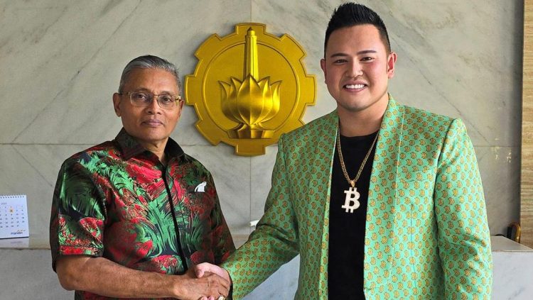 Gandeng ITS Surabaya untuk Dorong Pembelajaran Berbasis AI dalam Bitcoin