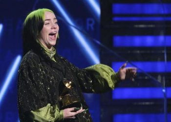Billie Eilish Kritik Miliarder Global Setelah Donasi Rp187 Miliar