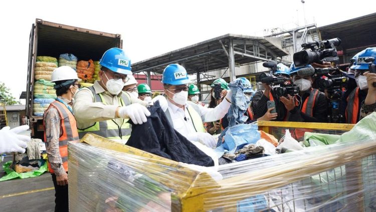 Mendag Musnahkan 19391 Bal Pakaian Bekas dari China dan Jepang