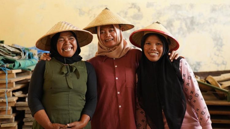 PNM Dampingi Ibu-Ibu Mekaar Sebagai Penguat Keluarga