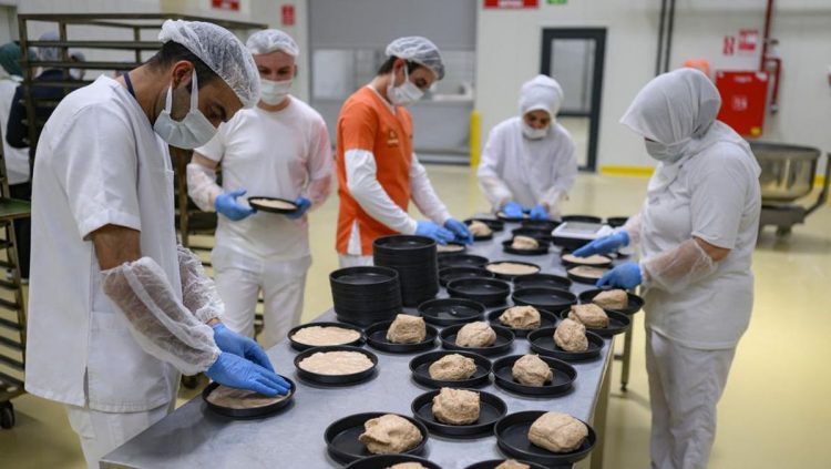 Toko Roti Tolak Pembayaran Uang Tunai dari Nenek Menanggapi Pernyataan BI