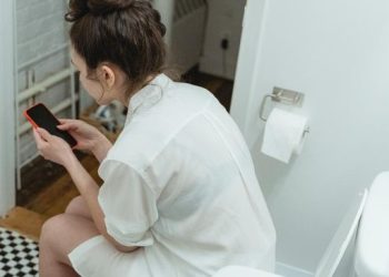 Tahan Kencing Sering Bikin Sakit Ginjal Dokter Ungkap Faktanya