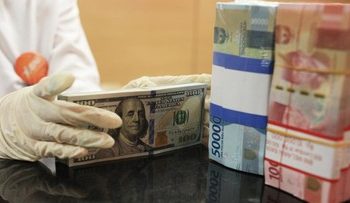 Rupiah Jatuh ke Rp16.877 per Dolar AS Sore Ini