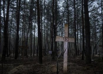 Polisi Temukan 100 Tengkorak dalam Penjarahan Kuburan